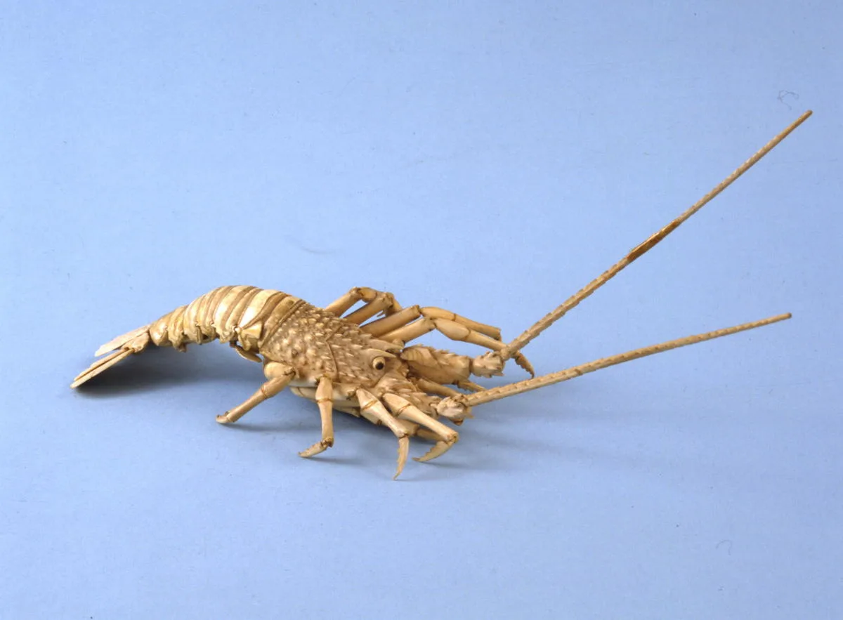 Okimono en forme de langouste Okimono en forme de langouste
